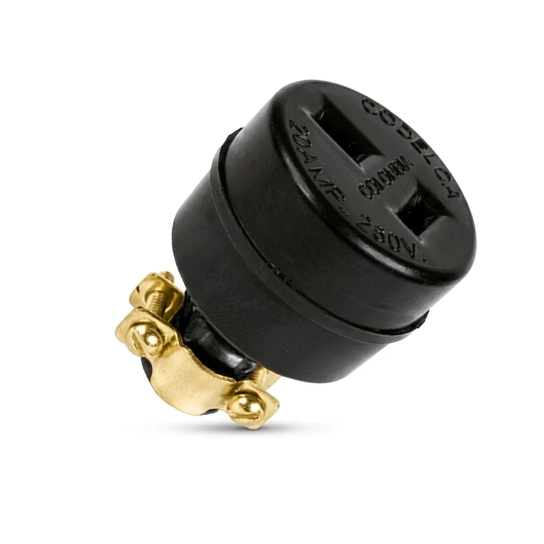Tomacorriente Aéreo Bifásico en Caucho 20A 250V tomacorriente aéreo bifásico 20A 250V
